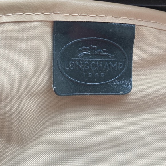 Longchamp leather toiletries & makeup bag. - Picture 12 of 16